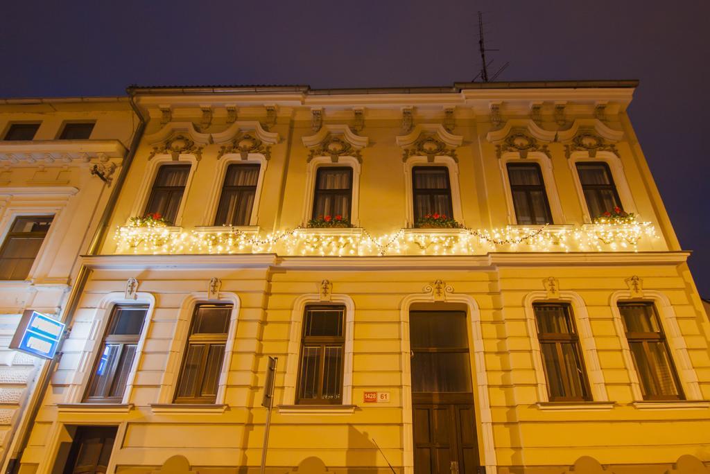 Penzion V Centru - Apartmány Smetanka Ceske Budejovice Exterior foto