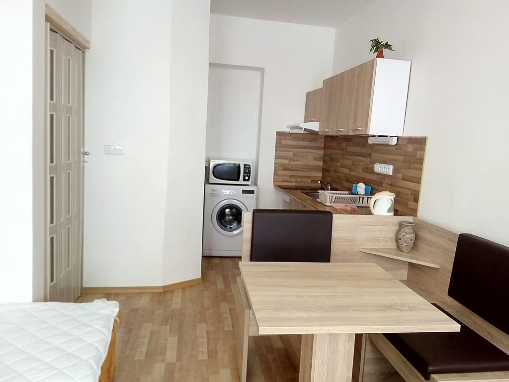 Penzion V Centru - Apartmány Smetanka Ceske Budejovice Exterior foto